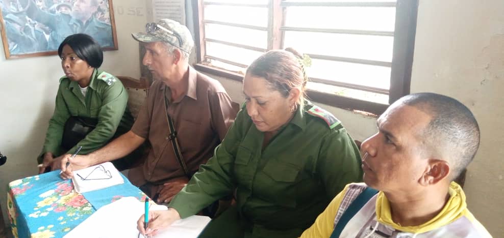 Se intercambia por parte del Consejo de Defensa Municipal en Niceto Pérez, provincia #Guantánamo con el Consejo de Defensa de Zona La Yaya, enfatizándose en la necesidad de garantizar la vitalidad de los servicios a la población y la protección a la población.