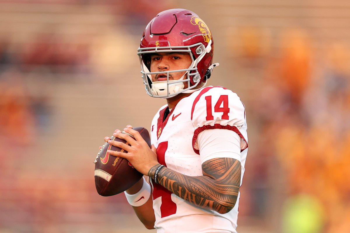 PeteThamel's tweet image. USC is making a change at quarterback, replacing starter Miller Moss with UNLV transfer Jayden Maiava, sources confirmed to me and @PaoloUggetti. USC has lost four out of their last five games and has fallen to 4-5 on the season.