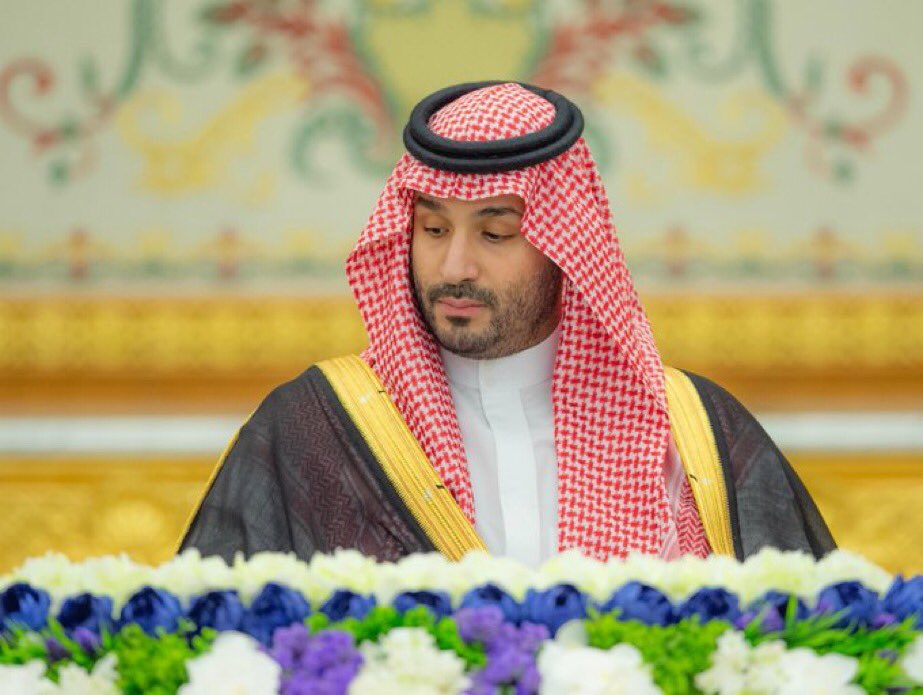 HRHMBNSALMAAN's tweet photo. سمو #ولي_العهد يرأس جلسة #مجلس_الوزراء.

https://t.co/5Gp9v4V3yd https://t.co/OHK1ocBylQ