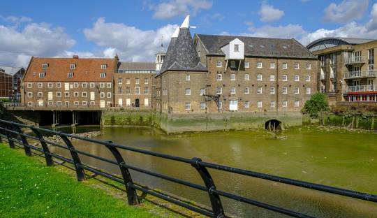 Alan Russell tweet media