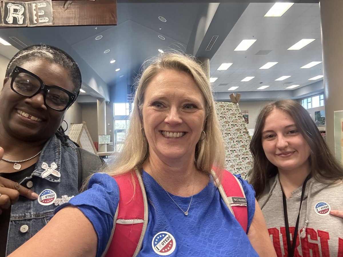 When McAllister Elementary school is holding a mock election on your practicum day….you vote! #civicduty #ilovestickers @ajax_019