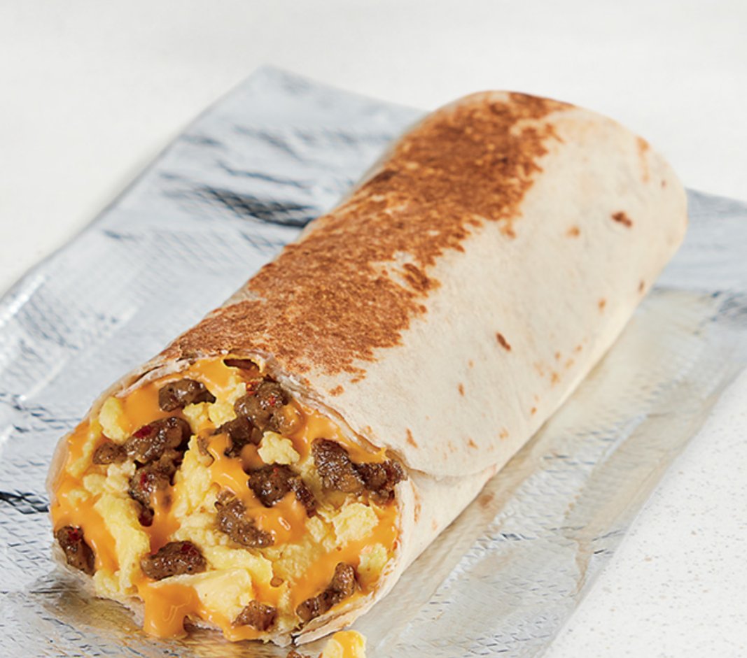 ComicBillStone's tweet photo. @tacobell so I have not been to a Taco Bell in a couple of years, and especially not for breakfast. I was in a hurry this morning and decided that I would stop there and grab something. I see a picture for a cheesy toasted breakfast "burrito". And this is what they gave me!!! SAD https://t.co/dOJbKaFZaH