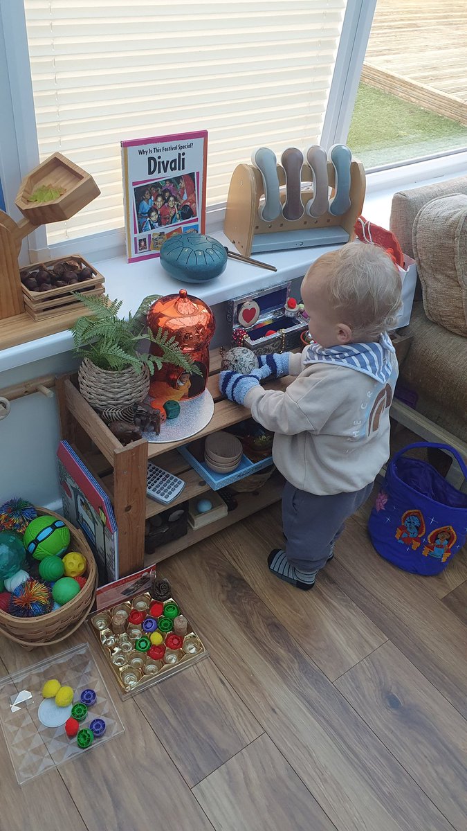 PoppinsDaycare1's tweet photo. Another busy day 😁 Celebrating people who help us. Learning that differences are important and to be kind to all 😊 #aimhigh #Inclusion #allprofessions #earlyyears @CV_UHB @cypnow @EarlyWales @EAS_EarlyYears @mmewcav @jo3grace @PACEYCymru @PlayWales @SocialCareWales https://t.co/C5vG9NcSWF