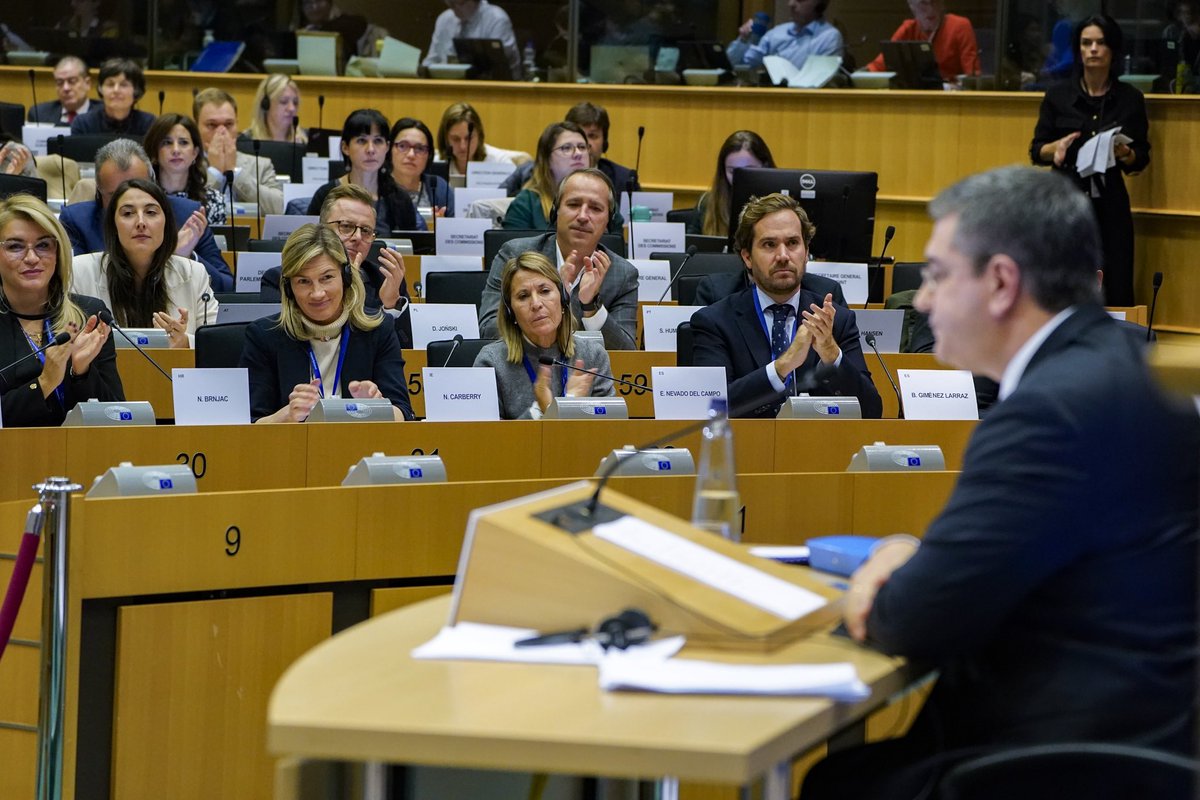 tzitzikostas's tweet photo. Ευχαριστώ θερμά τους ευρωβουλευτές της Επιτροπής Μεταφορών και Τουρισμού του Ευρωπαϊκού Κοινοβουλίου για την ευρύτατη και διακομματική εμπιστοσύνη στο πρόσωπό μου για τη θέση του Επιτρόπου Βιώσιμων Μεταφορών και Τουρισμού της Ευρωπαϊκής Ένωσης.

Μαζί θα εργαστούμε στενά και εποικοδομητικά για να οικοδομήσουμε τις βιώσιμες μεταφορές και τον τουρισμό που χρειάζεται η Ευρώπη, δίνοντας πάντα προτεραιότητα στις πραγματικές ανάγκες των πολιτών. 

Θα βάλω όλες μου τις δυνάμεις για να ανταποκριθώ στις προσδοκίες των συμπολιτών μας.