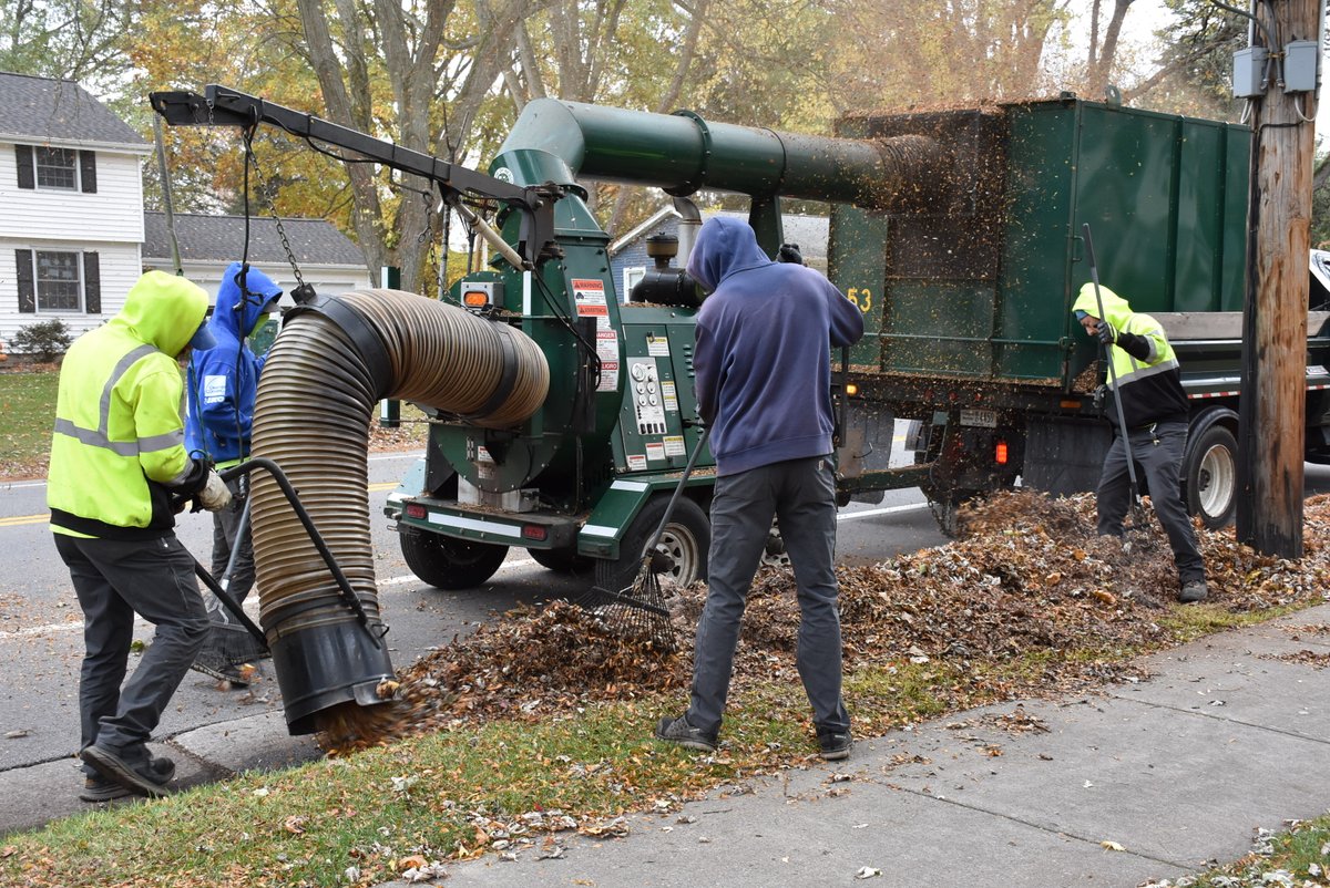WebVillageNY's tweet photo. Thank you to our DPW staff who have been diligently picking up leaves across the Village on a daily basis! It is not an easy job, and we greatly appreciate Brandon, Mike, Jack, Ryan and Jim for their all their hard work! https://t.co/WZOVgkZ2Qc
