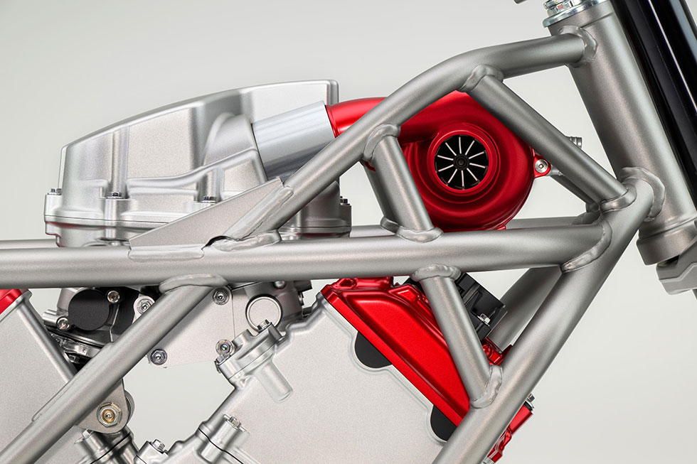 Honda earlier today unveiled the world's first water-cooled 75-degree V3 motorcycle engine with an electrical compressor at #EICMA2024!

Could this be the future of motorcycling? Full article here: bit.ly/4fxqyCZ

#HondaMotorcycles #hondaEICMA