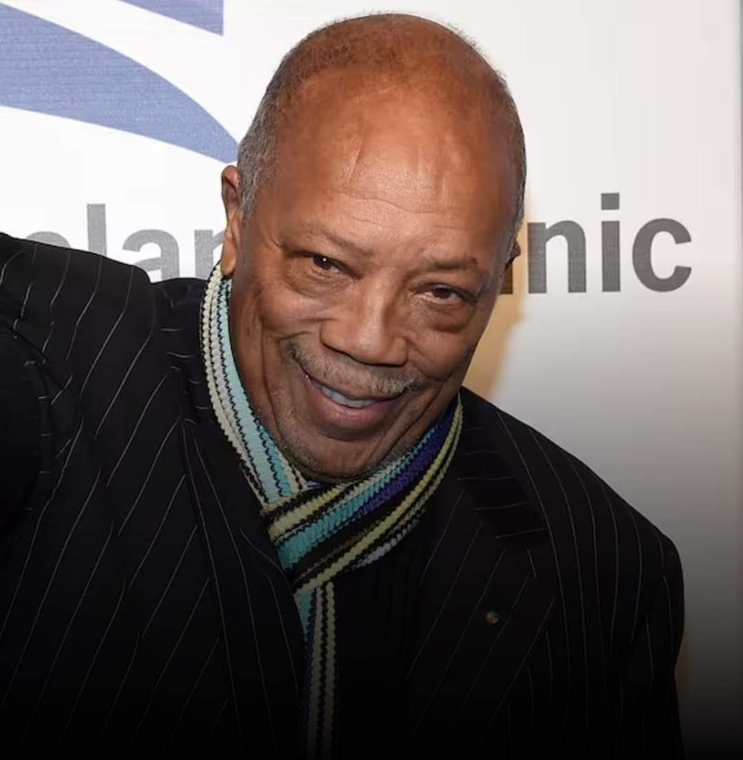 Freemoorland's tweet photo. Woke up to the sad news!! 

Thank you Mr Quincy Jones for allowing me in your space and time.

 My short time around you effected me and will effect me for a lifetime ! 

#icon #Producer #musicnews
#QuincyJones #sadnews #life
#musicalert #WeAreTheWorld
#RIPQuincyJones https://t.co/48GJqJ2TP1