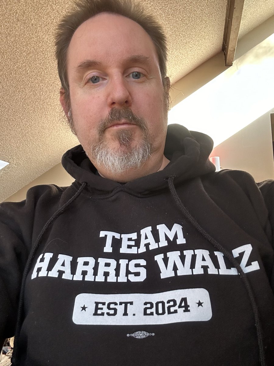bigmetsfan1's tweet photo. @SheridanFinAid Great shirt.  I have the same one (plus the hoodie version) https://t.co/mSKXHYlxGP