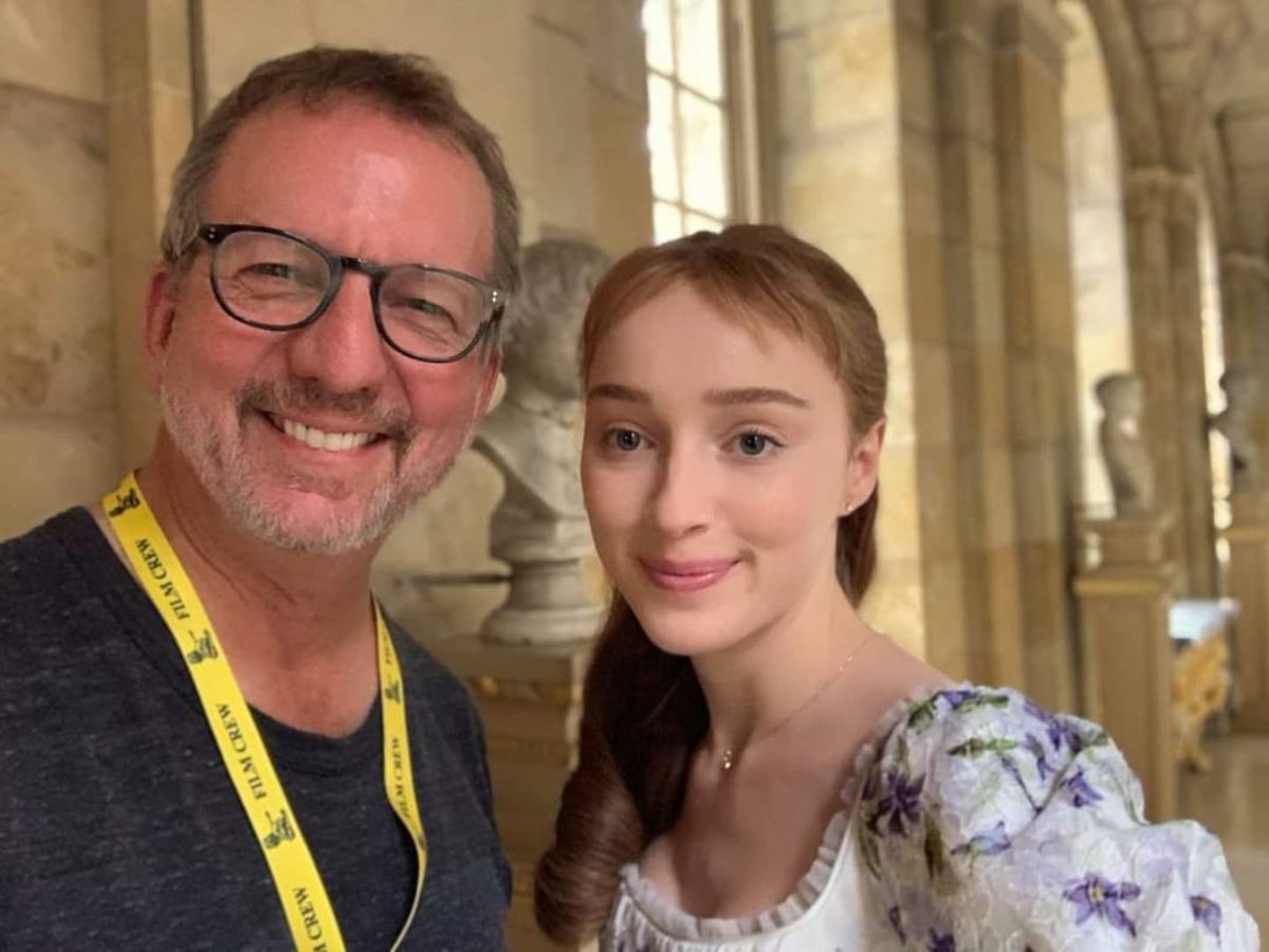 PhoebeDynspr's tweet photo. some new behind the scenes of phoebe in Bridgerton season 1. https://t.co/wHs1rRwZHZ