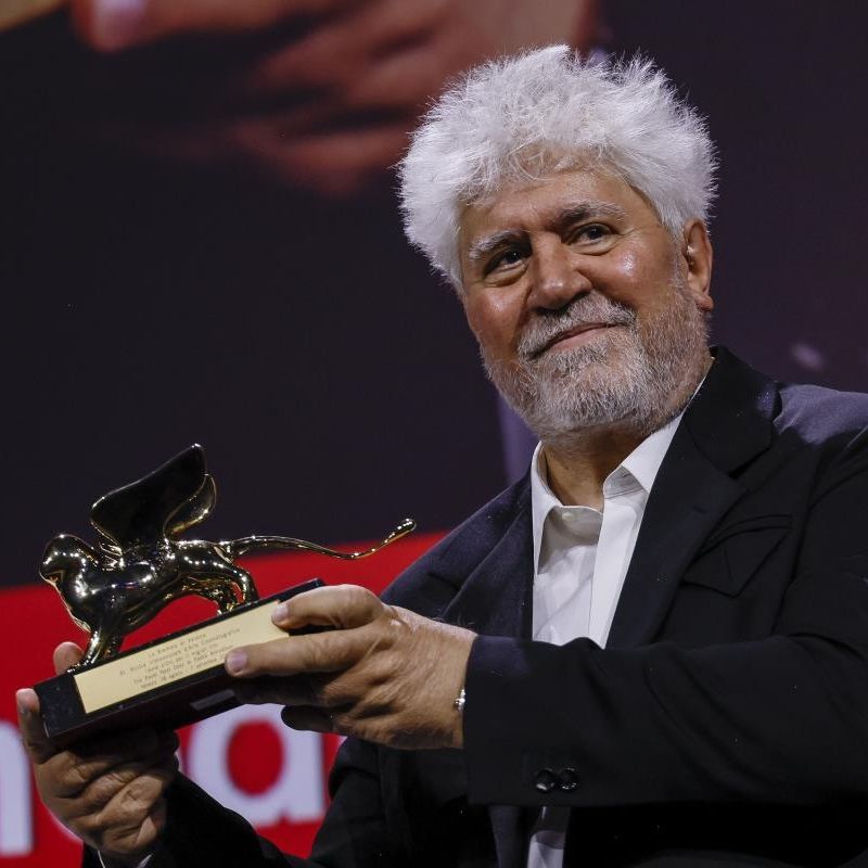 We're screening all three of this year's big three film festival winners in the next 72 hours!

🐻 DAHOMEY (Mati Diop, Berlin Golden Bear)
🤲 ANORA (Sean Baker, Cannes Palme d'Or)
🦁 THE ROOM NEXT DOOR (Pedro Almodóvar, Venice Golden Lion)

A formidable trio... catch them all!