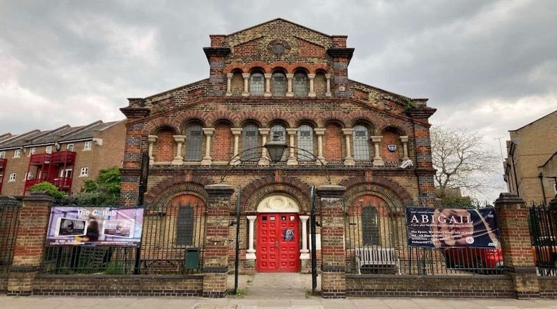 This is a lovely read about my beloved <a href="/SpaceArtsCentre/">The Space</a> “If it were to disappear, it would leave a fearful gap, not only in the theatre world but also the Island’s community.”
poplarlondon.co.uk/the-space-comm…