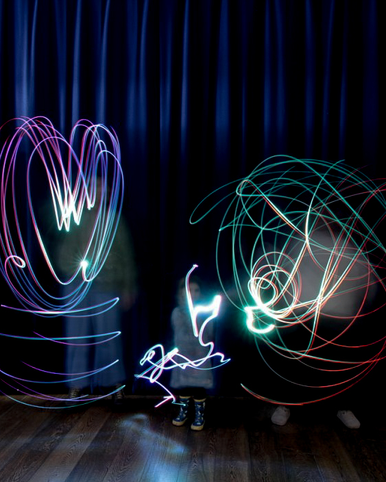 Light Art Workshops, families create glowing masterpieces | sandinyoureye.co.uk/2024/10/captur…