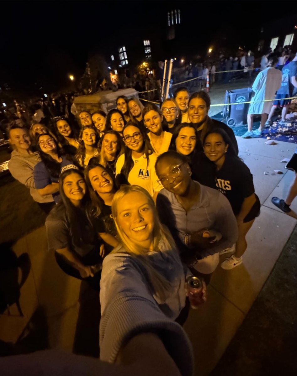 Late post, but I absolutely loved visiting my future home and hanging out with my future teammates two weekends ago❤️🖤 <a href="/RhodesSoftball/">Rhodes Softball</a>