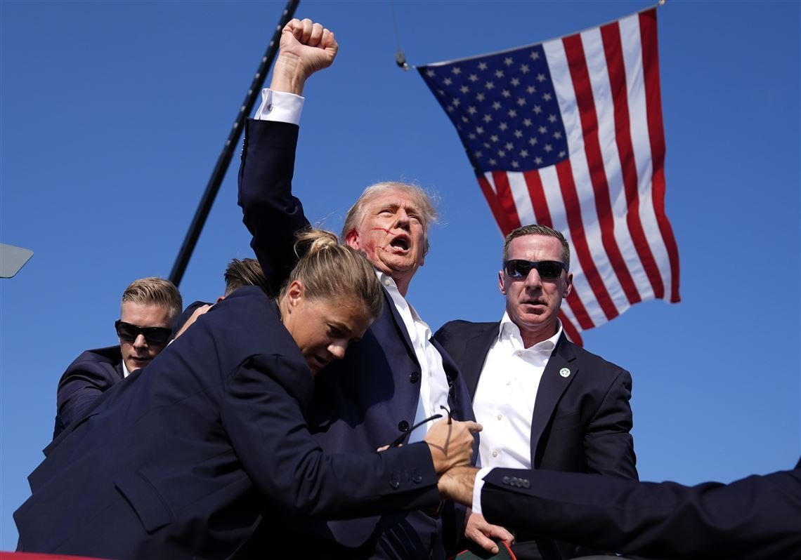 julia.pls (@julia_hexican) on Twitter photo Don't forget to vote Gary out today. <a href="/realDonaldTrump/">Donald J. Trump</a> already promised to fire his sorry ass. Don't forget to vote Gary out today. <a href="/realDonaldTrump/">Donald J. Trump</a> already promised to fire his sorry ass.