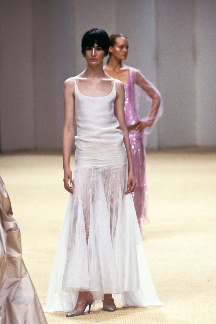 DvilCouture's tweet photo. Chanel Spring Summer 1999 Couture https://t.co/ivZPpK1GUy