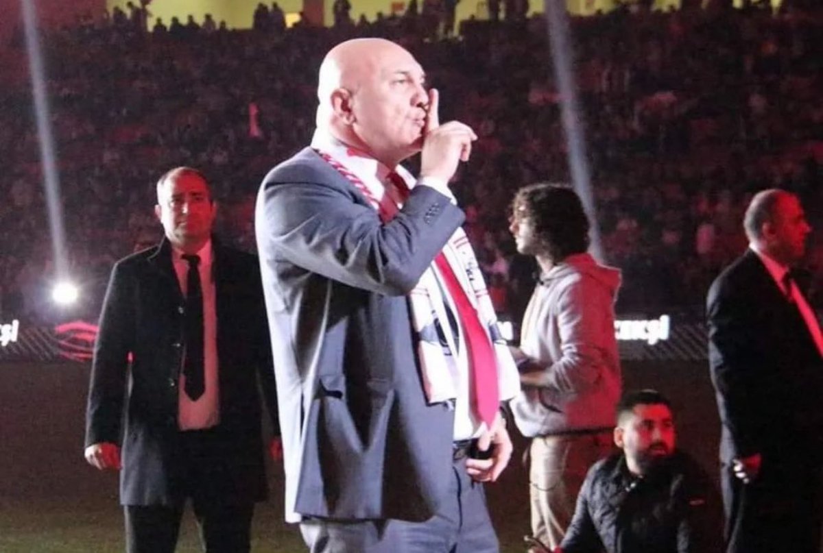 ZORUNLU AÇIKLAMA

Yıllardır şampiyon olamama sebeplerini kendi dilleri ile beyan eden mağlum camia’nın uşakları.

Süper lig’in 3 ten büyük olduğunu, diğer takımların sadece fikstür tamamlamak için kullanılamayacağını anladıkları gündür bugün!

Yıllardır Anadolu takımları üzerinde