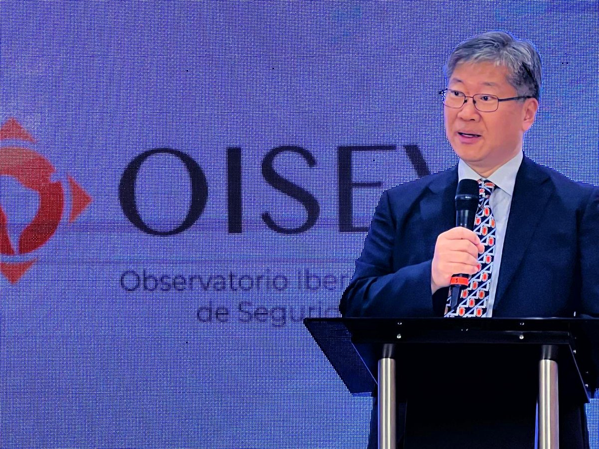 #AEstaHora el Secretario General del International Transport Forum 🌎 participa en la X Asamblea General del OISEVI en Santiago de Chile. 

El ITF facilitó la creación del OISEVI hace 🔟 años en París, y sigue trabajando por la Seguridad Vial en América Latina y el Caribe. 🚗