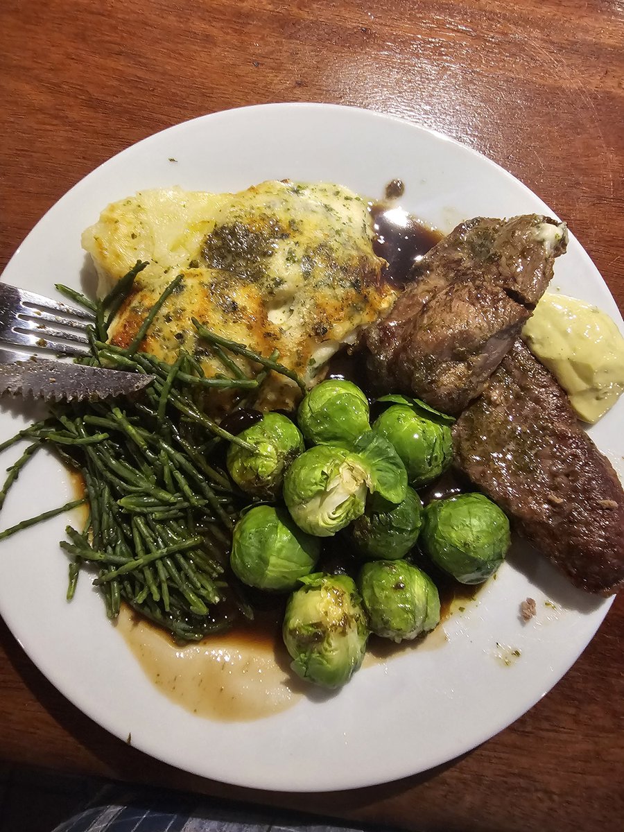 maverickmeals4one (@andyatkinson981) on Twitter photo Garlic & herb lamb leg steaks, daupinoise potatoes, samphire, sprouts, bearnaise and a gravy <a href="/stephenslack/">Stephen Slack</a> Garlic & herb lamb leg steaks, daupinoise potatoes, samphire, sprouts, bearnaise and a gravy <a href="/stephenslack/">Stephen Slack</a>