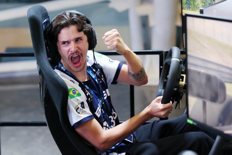VRacers_'s tweet photo. Vencedor no FIA Motorsport Games, Luiz Felipe Tavares, é indicado ao E-Sports Awards – VRacers

https://t.co/UOBBtPtkng https://t.co/3xPDmJxH7r