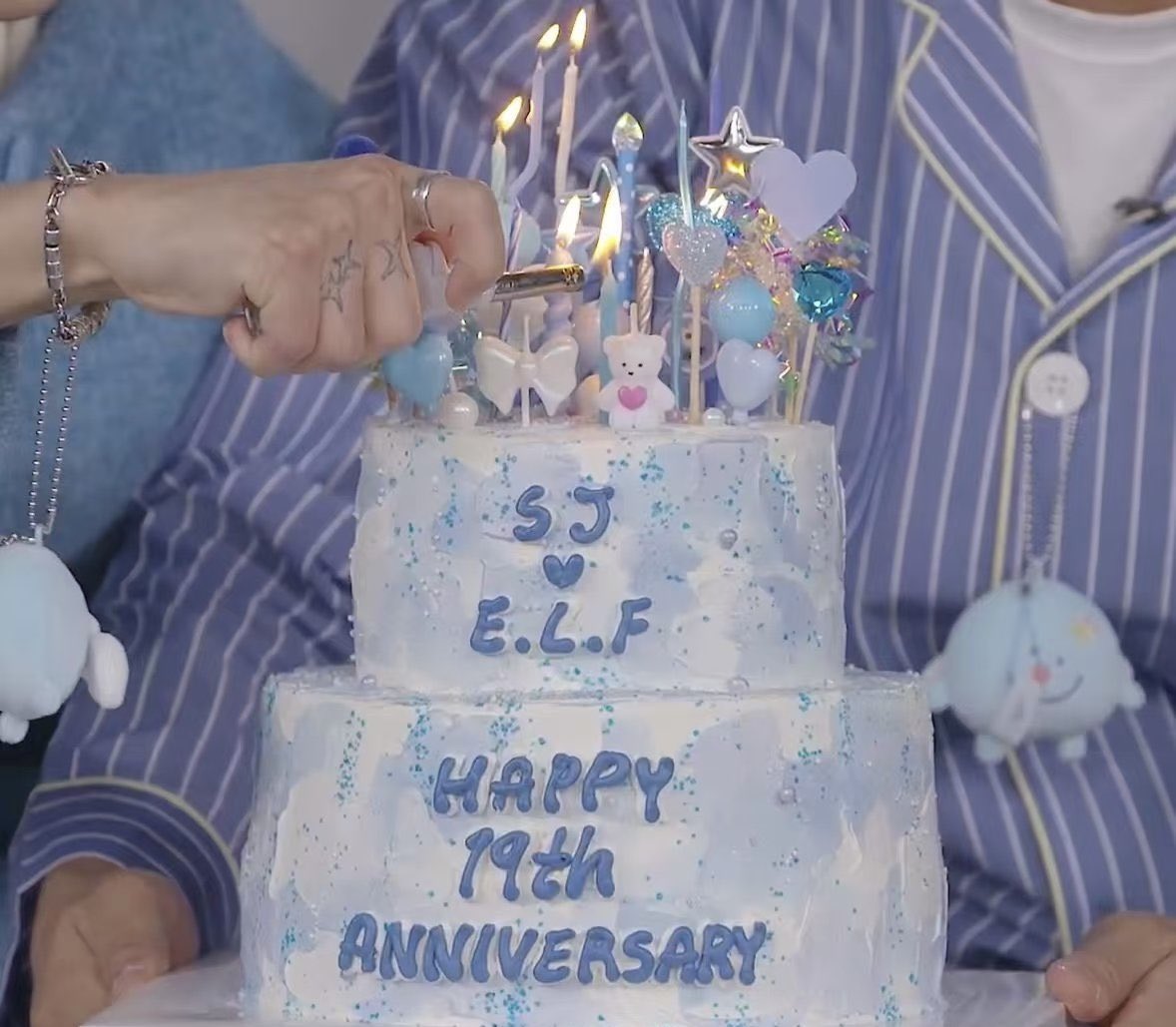 thinkingofkkyu's tweet image. Congratulations Super Junior on 19th Anniversary 💙 

#슈퍼주니어 #SUPERJUNIOR
#SUPERJUNIOR_19th_Anniversary