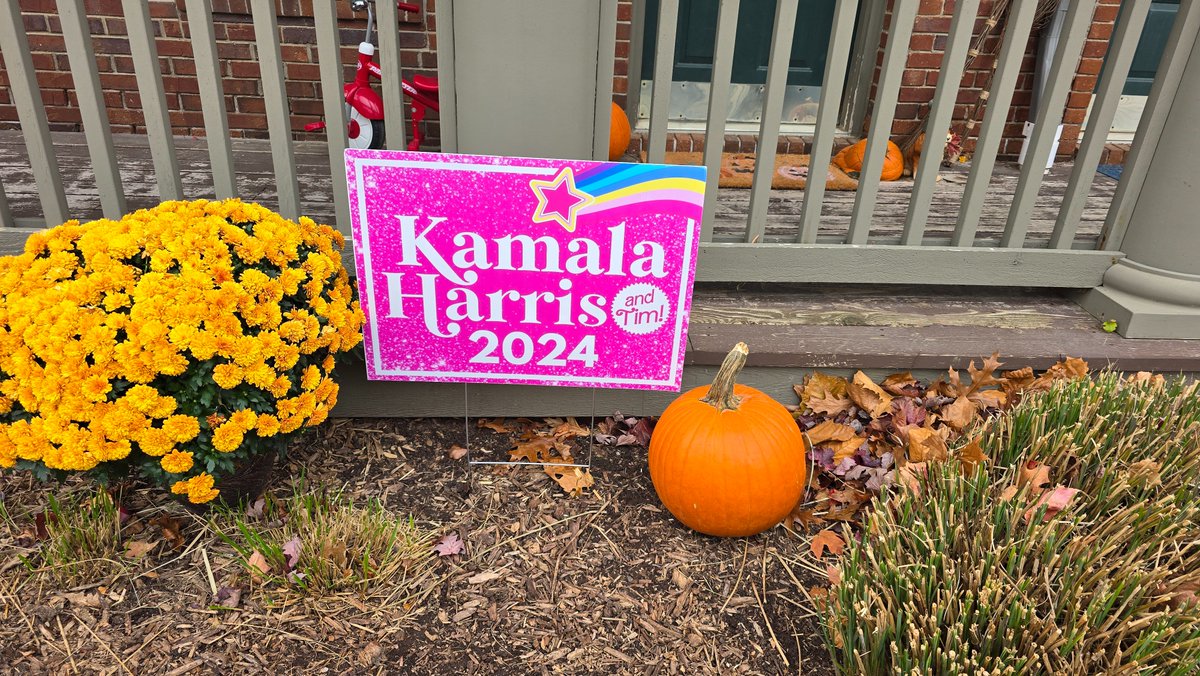 nerdfromutah's tweet photo. @LIUNA @LiUNAGreatLakes @LiUNAchicago organizers #GOTV in Michigan!  When we vote, we win!!  #LIUNAVotes #HarrisWalz2024 #GROC https://t.co/zXjeD4PZkA