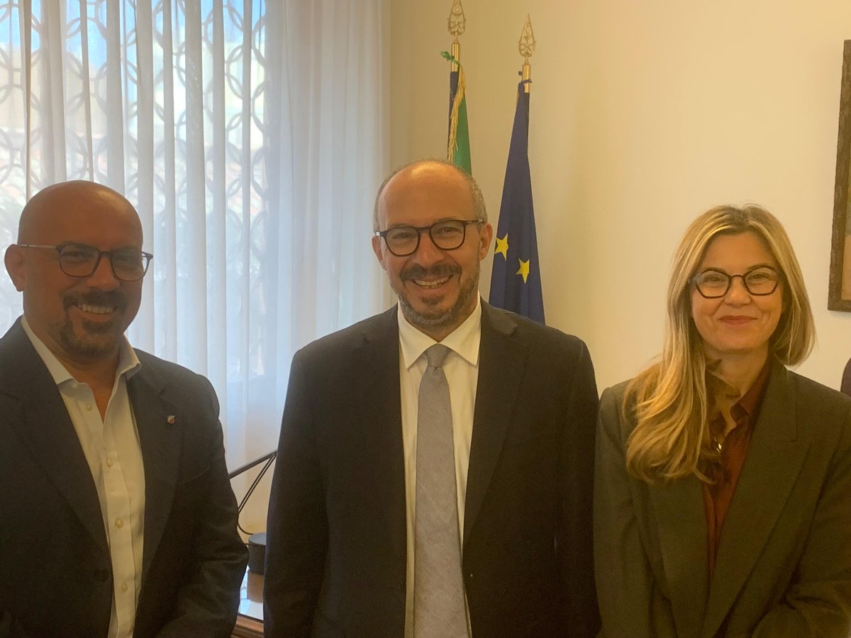 Copagri's tweet photo. #Manovra: #climatechange, imprenditoria giovanile, #ricerca e innovazione in #agricoltura tra principali temi al centro di un incontro tra la #Copagri e #italiaViva.

Vicepres #Bernardini si è confrontato oggi con presidente gruppo parlamentare #Faraone e resp agricoltura #Gadda. https://t.co/X4nudHryBA