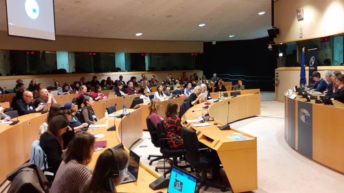 Drugi dzień z <a href="/FEANTSA/">FEANTSA</a> w <a href="/Europarl_EN/">European Parliament</a> - rozmawiamy dziś o bezdomności kobiet, w tym zapewnieniu rozwiązań mieszkaniowych ze szczególnym naciskiem na ochronę przed przemocą i zdrowie psychiczne.