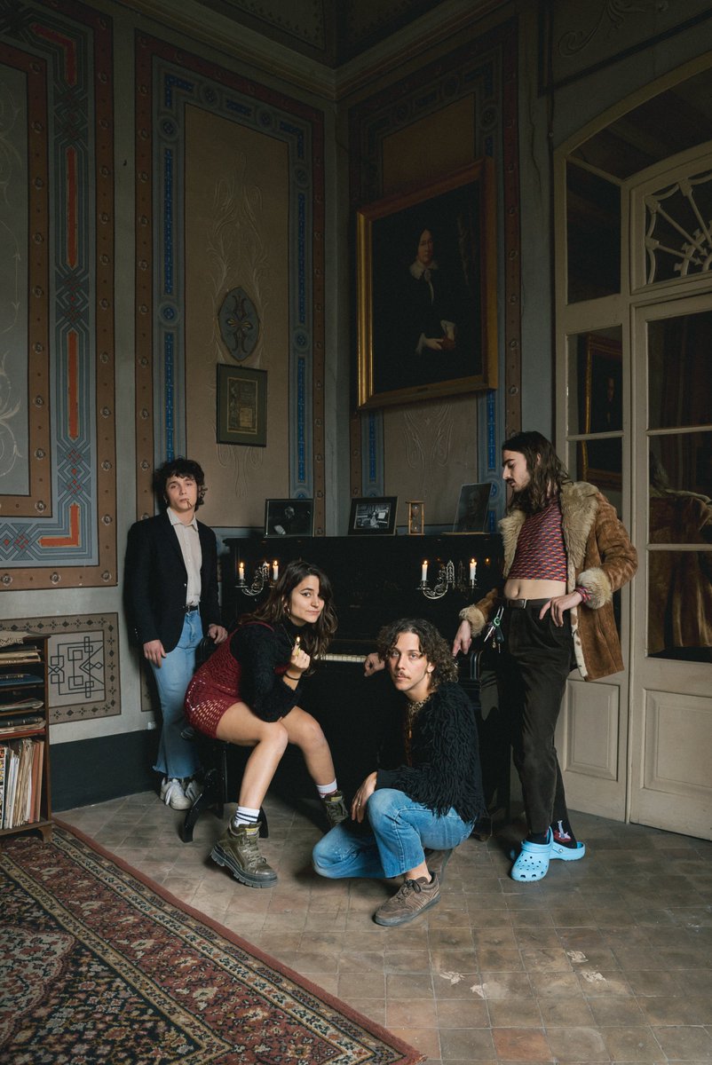 Tanta matraca per putus diners? 
"Feta d'esbarjo", nou single de Remei de Ca la Fresca
orcd.co/fetadesbarjo