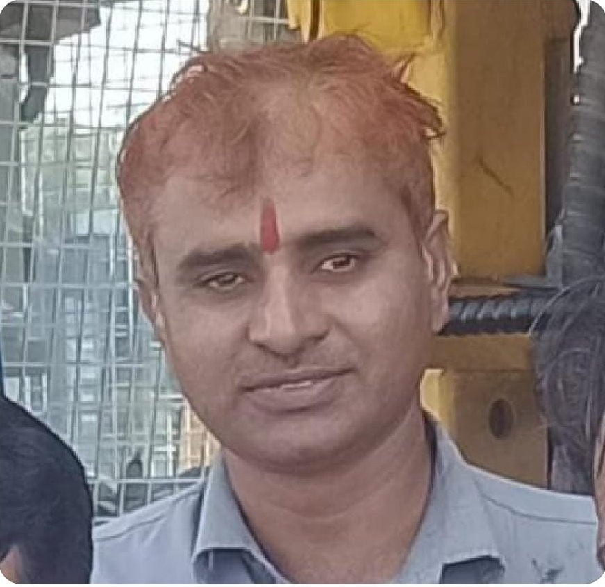 airtuwcr1's tweet photo. @RailMinIndia @wc_railway @drmkota @RPF_INDIA कोटा मंडल के सवाईमाधोपुर मखोली सेक्सन में ट्रेक मशीन पर कार्यरत टेक्नीशियन देवीलाल के साथ आज कार्य के दौरान हुई रन ओवर घटना WCR में कर्मचारियों की सुरक्षा-संरक्षा से खिलवाड़ किया जा रहा है 
#Safety_Rules_Save_Rly_employee
@AIRTUINDIA https://t.co/oje1aDzTfU