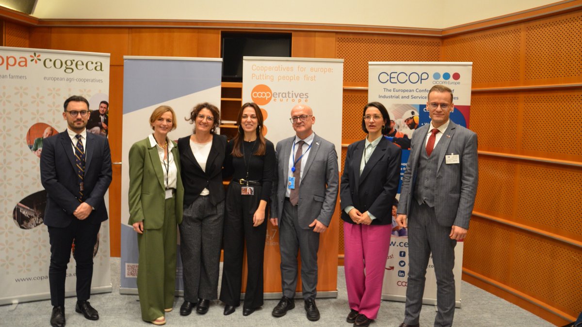 It's a wrap!

Today's event was an occasion for coops leaders to present their priorities for the 2024-2029 EU Term, and illustrate how coops drive innovation and support a sustainable, inclusive, and competitive Europe 🌱🌍💡

🤝Thanks to everyone who joined us!