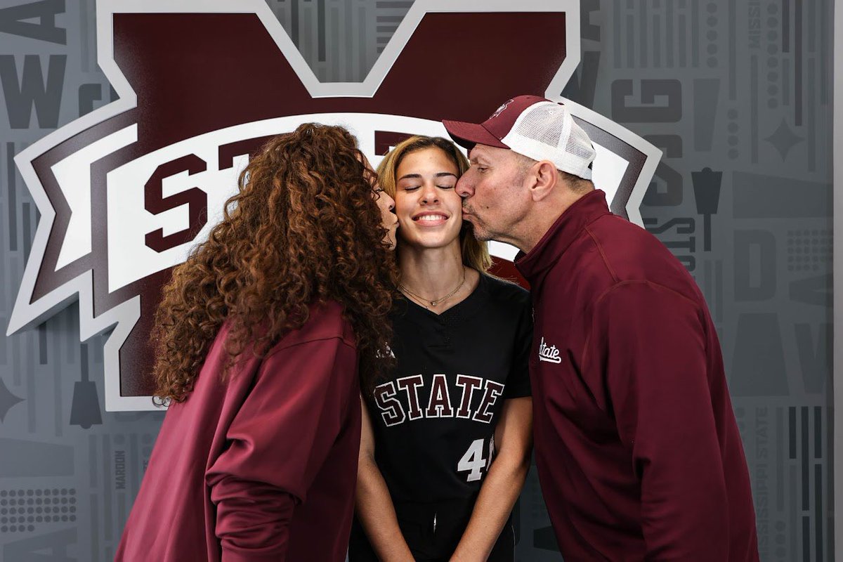 gschaeffer_2025's tweet image. Took a trip down to the sip and had a blast with my signing weekend. Love seeing my future teammates and having a great insight on how my next four will be!🐶
@Coach_Ricketts 
@MrCoachTbratt 
@tarynemckinney 
@CoachZacShaw