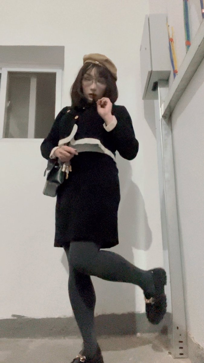 #OOTD 槿姐姐买新衣服啦，下了班迫不及待换上新衣服出门走走~<a href="/DMSfetish/">迪美斯DMS</a>