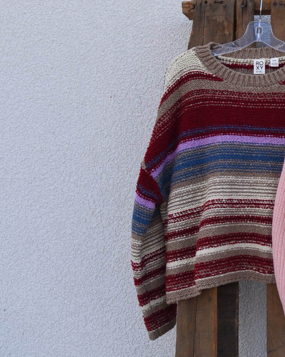 TylersTX's tweet photo. Hello, sweater weather! 🍁🧥 

Snuggling up has never looked (&amp; felt) so good 😌 
.
.
.
.
#tylerstx #sweaterweather #cozyseason #autumnstyle #texasfall https://t.co/U5sgUyBoLh