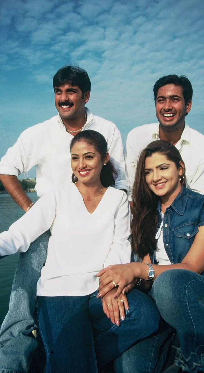 rajeshmanne1's tweet image. Rare pic of #UdayKiran nd #Tharun, #AarthiAgarwal #Sada 😍