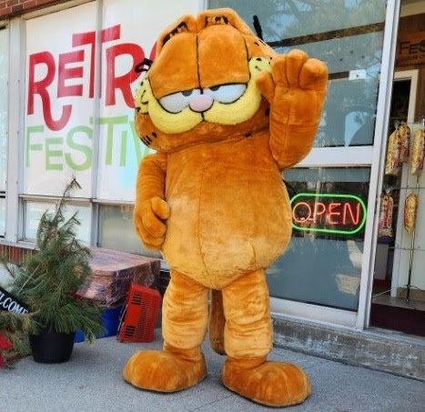 MEET GARFIELD THIS WEEKEND! 🧡

Garfield will be at RetroFestive giving high fives and taking selfies.

Saturday Nov 9 and Sunday Nov 10, 10am - 2pm
1100 Invicta Drive, #OakvilleON
BYOLasagna
