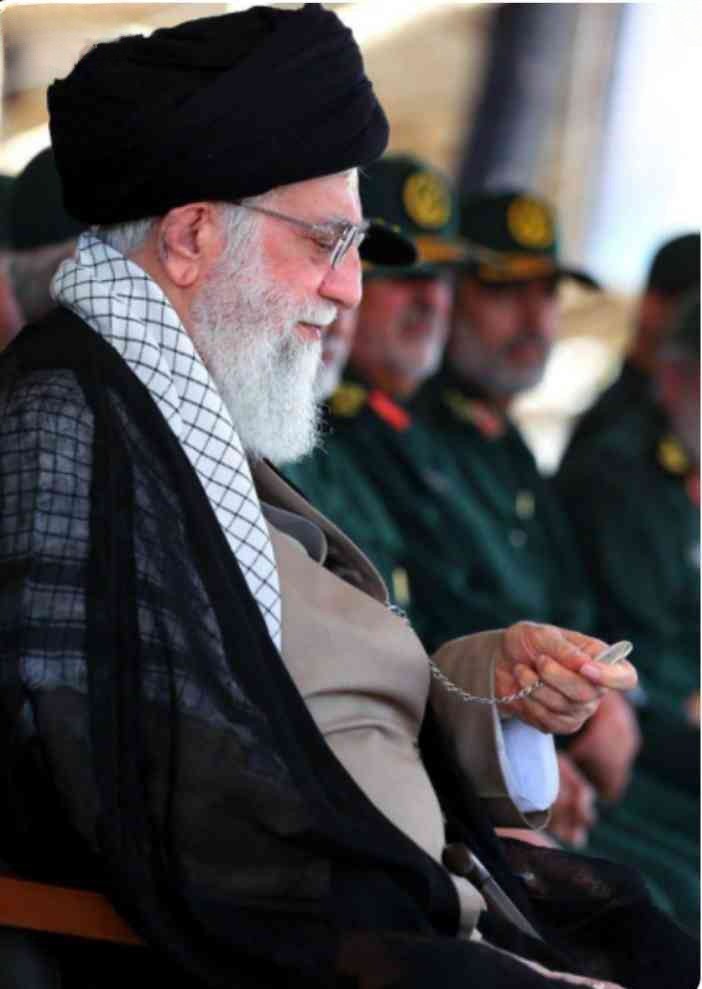 MP_ALZ's tweet photo. تا اذن دهید همه در صف پیکار ردیفیم
#لبیک_یا_خامنه_ای
#عزیز_جان https://t.co/Fj394sPA5z