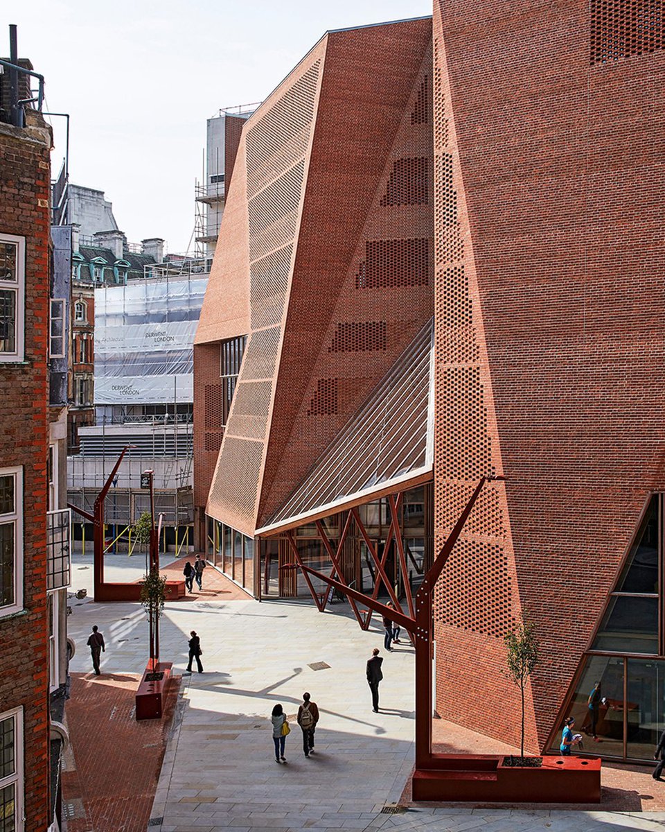 TASCHEN's tweet image. Tour the world and discover the most exciting and innovative #brick buildings!
This volume features new talents as well as established stars and showcases the use of brick across diverse #buildings, from 'Tate Modern Switch House' in London by Herzog & de Meuron to Daniel…
