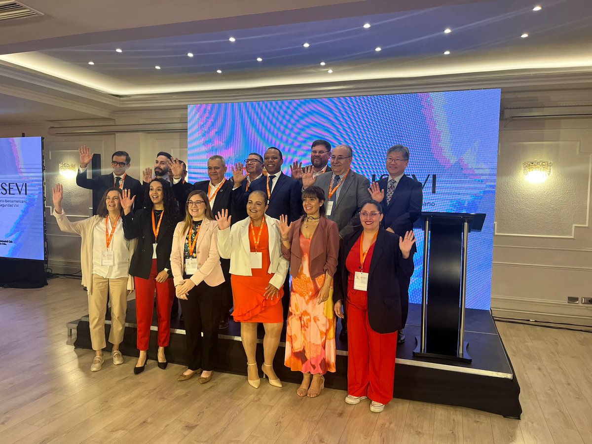 Director ejecutivo <a href="/LascanoParraA/">Alejandro Lascano Parra</a> participa en el panel "El rol de las instituciones responsables por la seguridad vial y la implementación del Sistema Seguro", junto a autoridades de #México y #Chile, en la X Asamblea General del <a href="/Programa_OISEVI/">OISEVI</a>, organizada con <a href="/conaset/">Conaset - Seguridad Vial de Chile</a>.