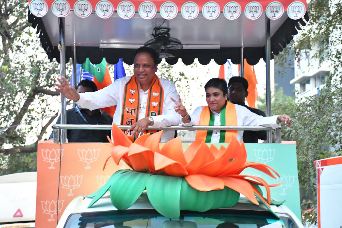 hetalgalabjp's tweet photo. The energy at today’s Rath Yatra was truly electrifying, and I’m confident @ShelarAshish ji you will win your 3rd term as MLA with maximum votes. Let’s make it happen! 💪 Voting on 20th November 2024 –vote for progress, vote for Ashish Shelar! 🪷   #ThirdTermVictory #VoteLotus https://t.co/4XklS2e4cm