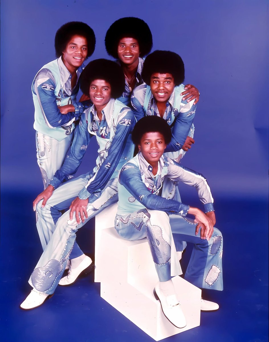 The Jacksons (@jacksons) on Twitter photo ๐๐ฒ๐บ๐ผ๐ฐ๐ฟ๐ฎ๐ฐ๐ ๐ถ๐ ๐ป๐ผ๐ ๐ฎ ๐๐ฝ๐ฒ๐ฐ๐๐ฎ๐๐ผ๐ฟ ๐๐ฝ๐ผ๐ฟ๐.
๐๐ฒ๐ ๐ผ๐๐ ๐๐ต๐ฒ๐ฟ๐ฒ, ๐ฐ๐ฎ๐๐ ๐๐ผ๐๐ฟ ๐ฏ๐ฎ๐น๐น๐ผ๐, ๐ฎ๐ป๐ฑ ๐ฏ๐ฒ ๐ฎ ๐ฝ๐ฎ๐ฟ๐ ๐ผ๐ณ ๐๐ต๐ฒ ๐ฐ๐ต๐ฎ๐ป๐ด๐ฒ ๐๐ผ๐ ๐๐ฎ๐ป๐ ๐๐ผ ๐๐ฒ๐ฒ.๐ณ๏ธ๐บ๐ธ #ElectionDay ๐๐ฒ๐บ๐ผ๐ฐ๐ฟ๐ฎ๐ฐ๐ ๐ถ๐ ๐ป๐ผ๐ ๐ฎ ๐๐ฝ๐ฒ๐ฐ๐๐ฎ๐๐ผ๐ฟ ๐๐ฝ๐ผ๐ฟ๐.
๐๐ฒ๐ ๐ผ๐๐ ๐๐ต๐ฒ๐ฟ๐ฒ, ๐ฐ๐ฎ๐๐ ๐๐ผ๐๐ฟ ๐ฏ๐ฎ๐น๐น๐ผ๐, ๐ฎ๐ป๐ฑ ๐ฏ๐ฒ ๐ฎ ๐ฝ๐ฎ๐ฟ๐ ๐ผ๐ณ ๐๐ต๐ฒ ๐ฐ๐ต๐ฎ๐ป๐ด๐ฒ ๐๐ผ๐ ๐๐ฎ๐ป๐ ๐๐ผ ๐๐ฒ๐ฒ.๐ณ๏ธ๐บ๐ธ #ElectionDay