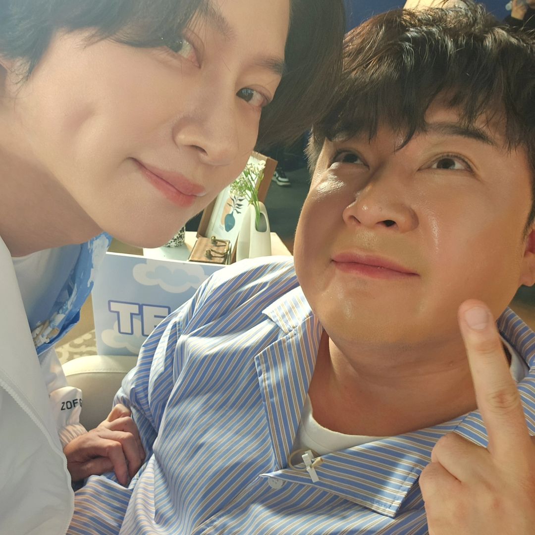 m_Cherri's tweet photo. kimheenim ig update~~~ 😭😍💙🥹

part2
#슈주19주년_온세상을_파랗게 #19YearsWithSUPERJUNIOR
#SUPERJUNIOR #슈퍼주니어
#Leeteuk #Heechul #Yesun #Shindong #Eunhyuk #Donghae #Siwon #Ryeowook #Kyuhyun https://t.co/d8VevgmyXC