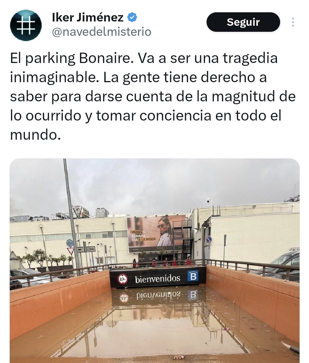 Spanish_Revo's tweet photo. Iker Jiménez celebra tras difundir información falsa y sin contrastar hasta en tres ocasiones. Dos en forma de tuit y otra de mano de Carmen Porter en el programa que dirige: Horizonte.

Sería un chiste fácil decir que al final el fantasma era él, pero lo dramático de la situación nos ha quitado las ganas de bromear, no como a Iker las de mentir.
