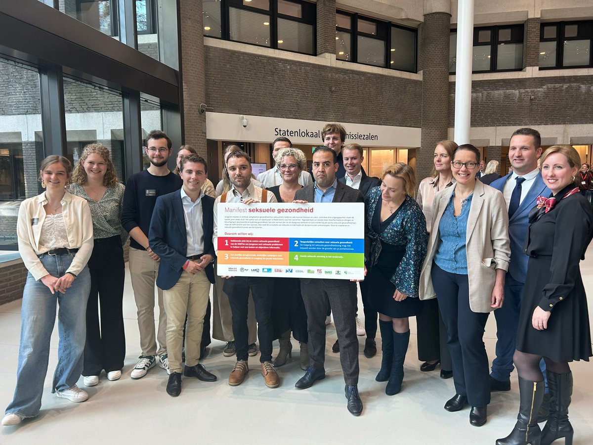 Bescherm jongeren en investeer in seksuele gezondheid! 🏥

Met twaalf jongerenorganisaties vragen wij - samen met <a href="/soaaids_nl/">Soa Aids Nederland</a> - aandacht voor het toenemende aantal soa's onder jongeren. Wij willen o.a. voldoende capaciteit bij de GGD's en goede voorlichting op scholen.