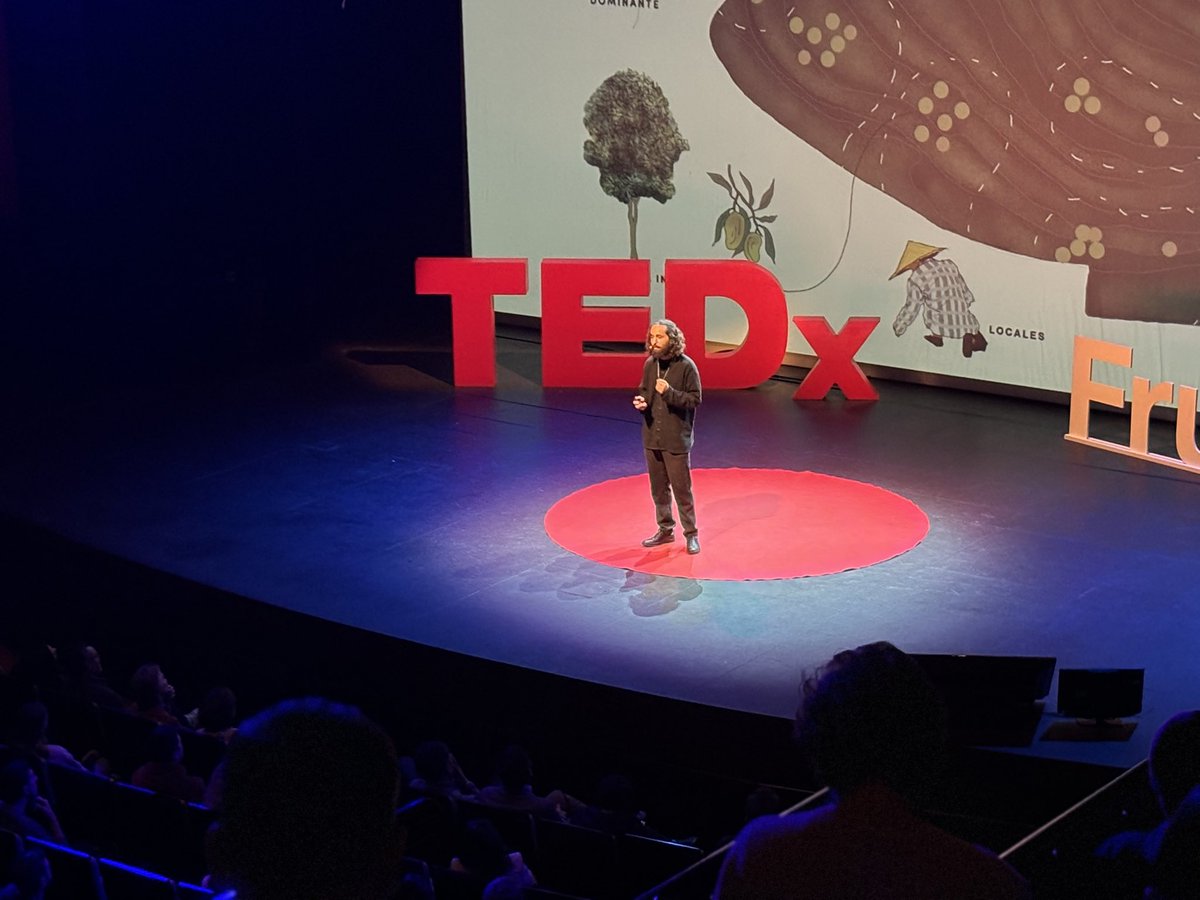 En el marco de la Semana de las MiPymes y las Cooperativas 2024, el seremi de Economía, Luis Cárdenas, participó en el inicio de ciclo de charlas de #TEDxFrutillar, un espacio de intercambio de ideas,visibilizando la Innovación y el emprendimiento desde la #RegiónDeLosLagos.