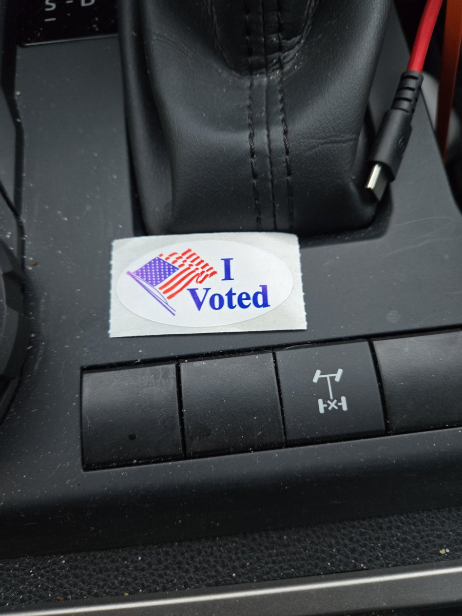 DanielBynum15's tweet photo. #VotedforTrump https://t.co/usX7x3FGD4