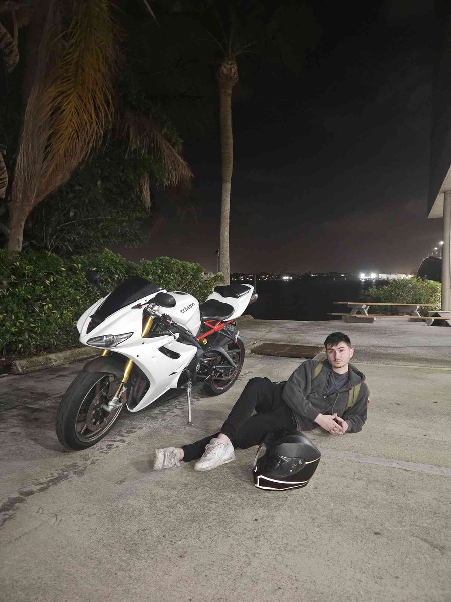 Wehtta_'s tweet photo. Why is it never "Ride safe" it's always "omg you shouldn't ride that thing, you don't even have a driver license" ): https://t.co/RV4FBrgoj1