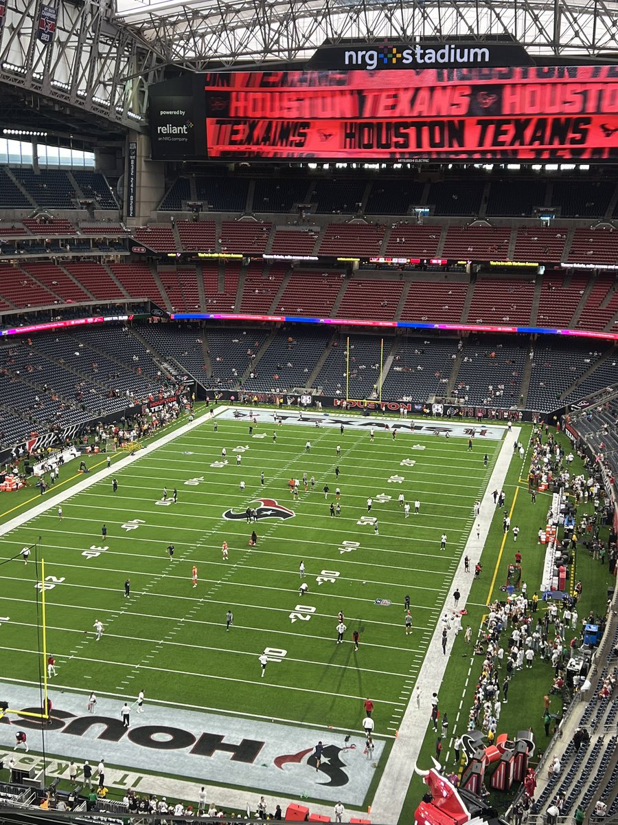 guerrofromtheH's tweet photo. Selling 2 tickets for 300$ for this Sundays game! Message me for me info #htownpride https://t.co/qLbQeKmQzl