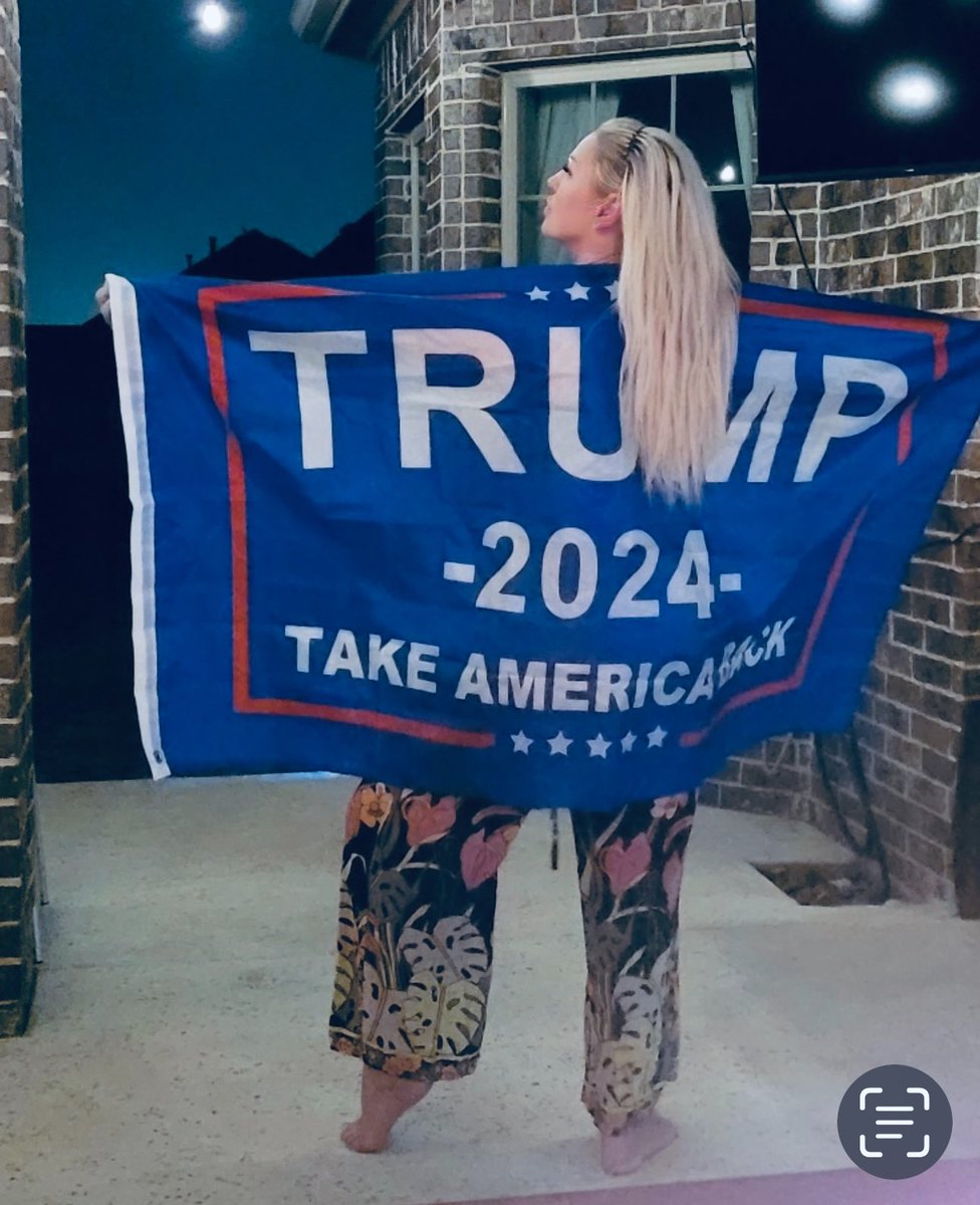 christytodd71's tweet photo. @GrantCardone #DogsforTrump https://t.co/wmyq5S87V7