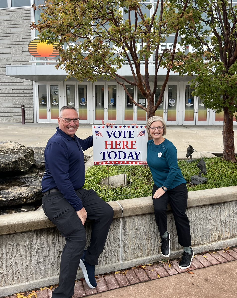 HeinForMissouri's tweet image. We voted today at Missouri State University’s central polling location—no lines &amp;amp; easy parking. Greene County voters can vote at any of these central polling location:

1.MSU
2.Cox Hospital
3.Mercy Hospital
4.CU Transit Center

Make your voice heard &amp;amp; vote!