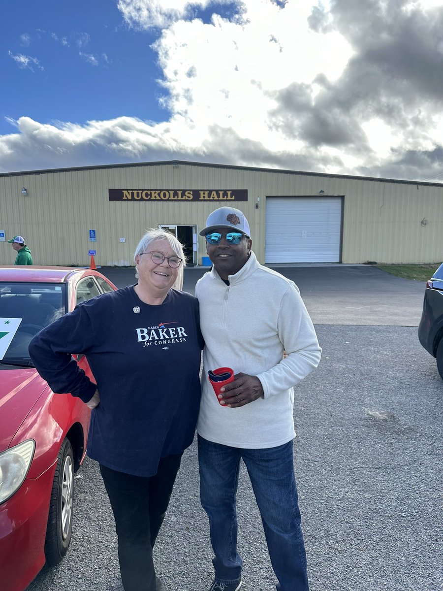 Next stop is in Tazewell County at Nuckolls Hall! Talked to many voters as they went in to cast their ballots.